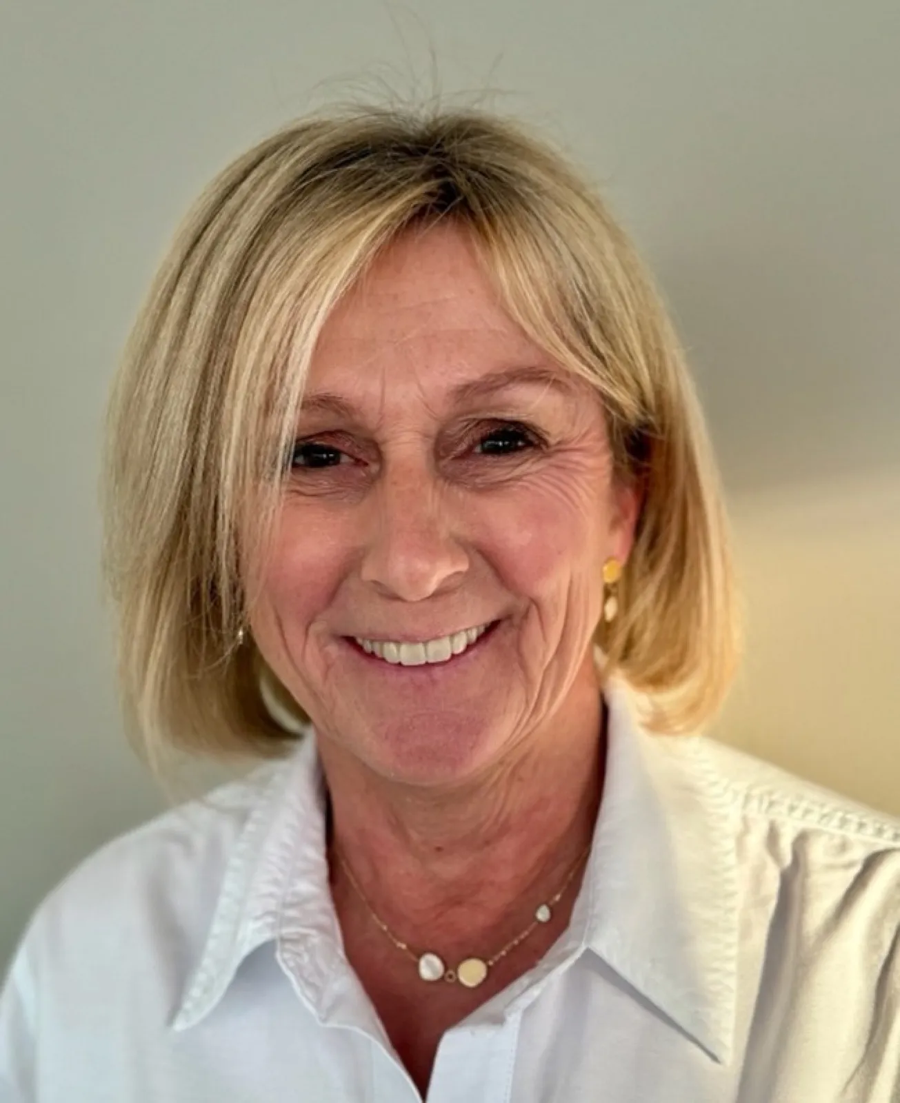 Dr. Miriam Droessaert
